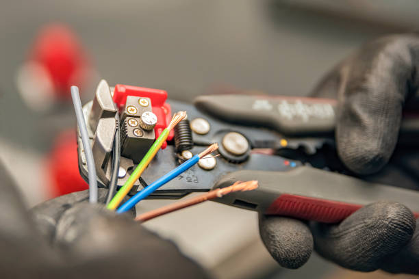 Best Circuit Breaker Repair  in East Mckeesport, PA
